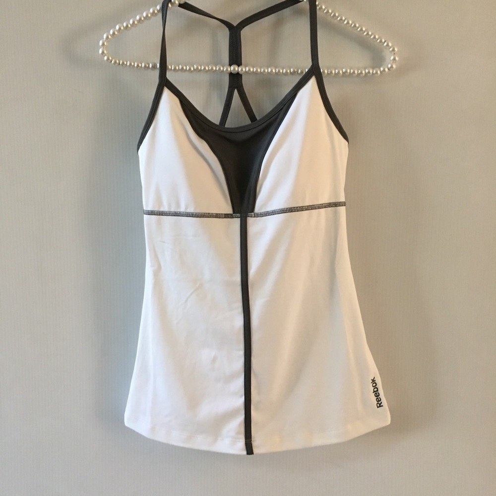 Reebok athletic top Size Small